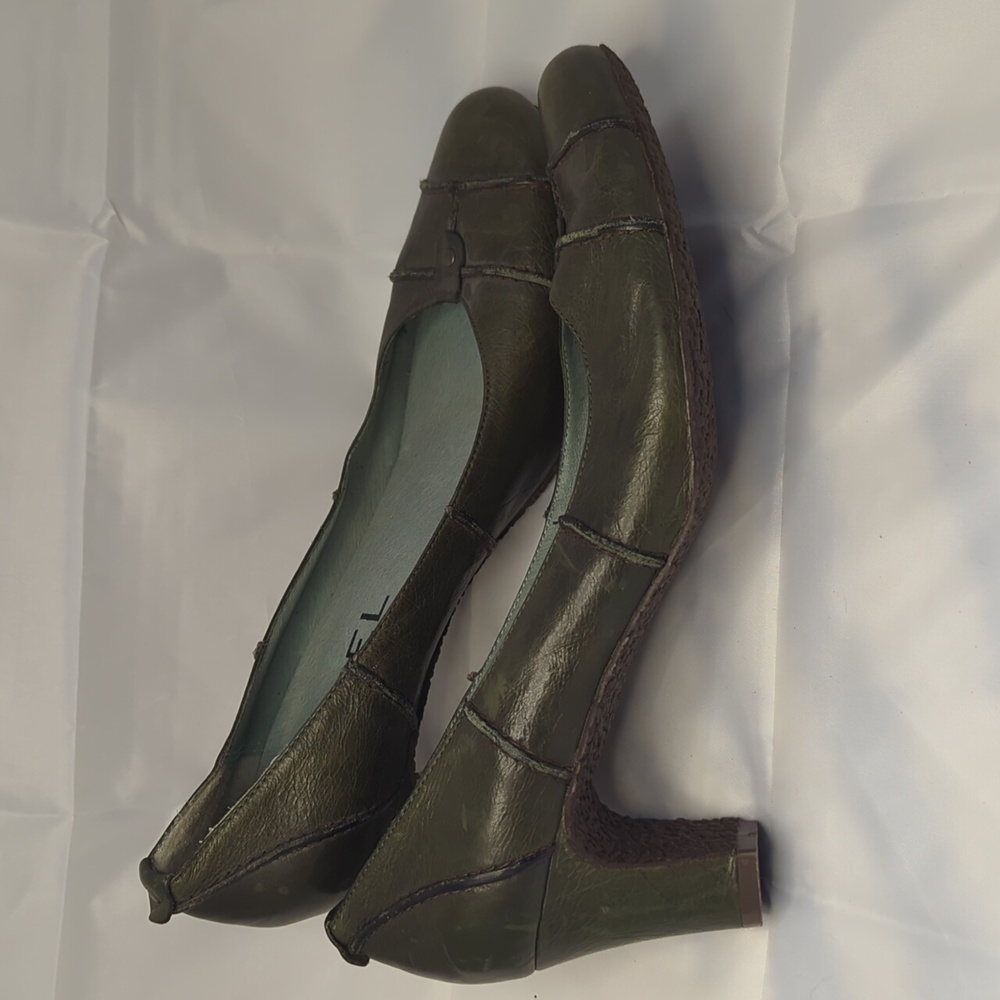 Biviel Green Leather Heels